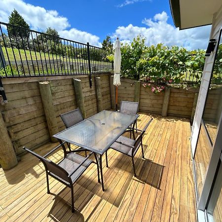 Cross Roads Apartment Pokeno Bagian luar foto