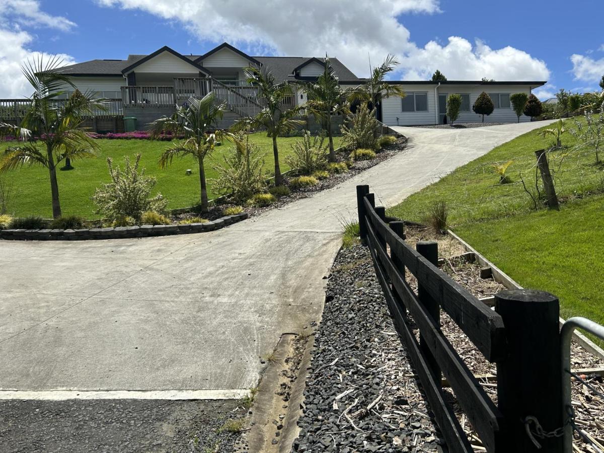 Cross Roads Apartment Pokeno Bagian luar foto